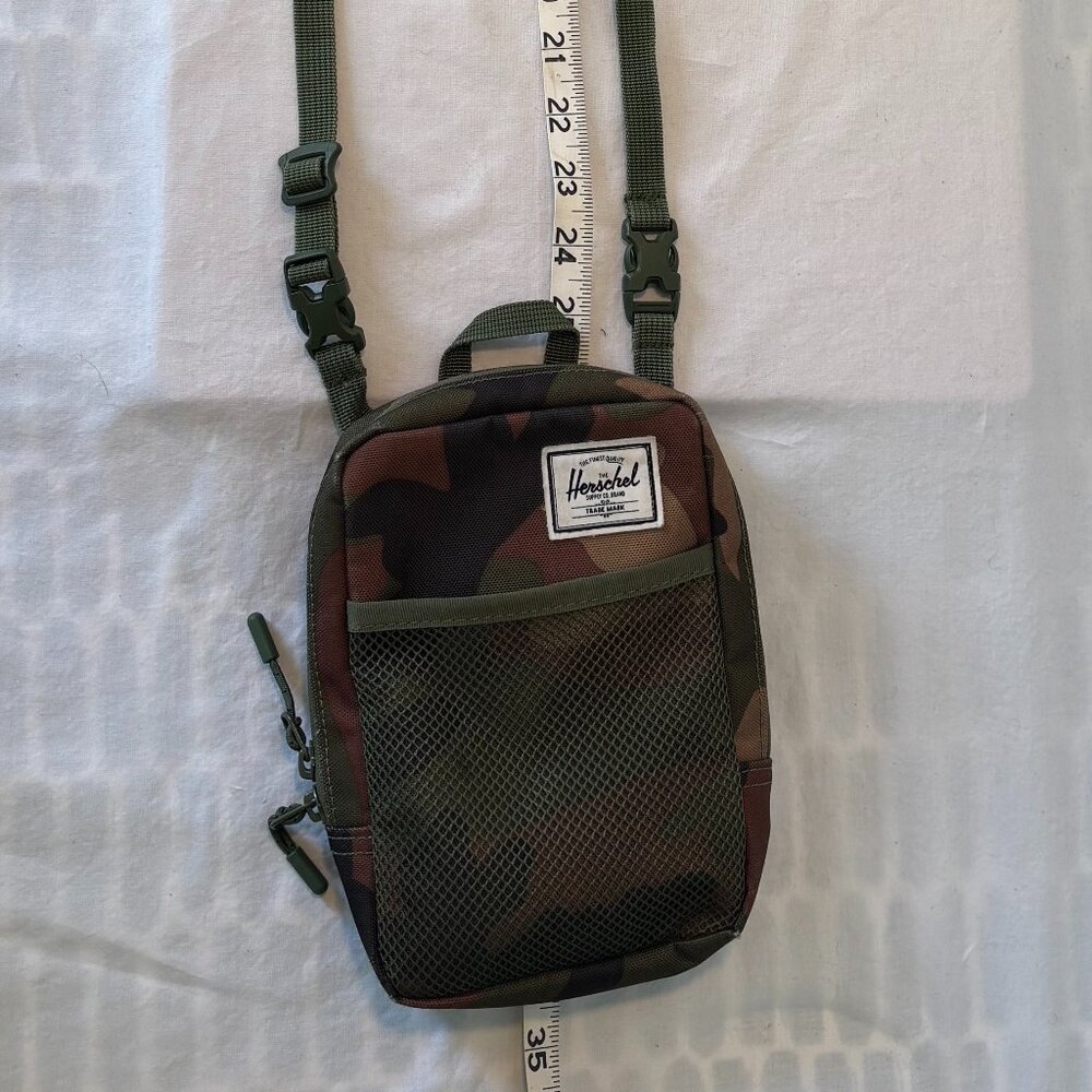 Herschel Sinclair Small crossbody Bag and coin/card wallet in Army Green, camo - Picture 9 of 15